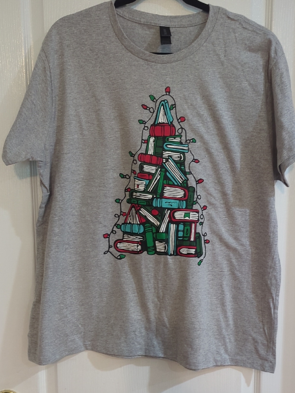 NWOT Gildan Gray W/ Book Tree Cotton Crewneck Tee 2x